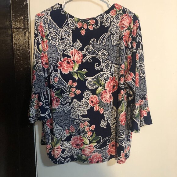 Exclusive One Blouse with bell sleeves, Size 1X - Picture 8 of 8